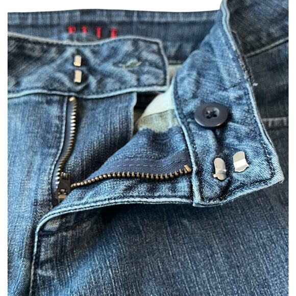 ELLE HIGH-RISE CAPRI JEANS, WOMENS, 8 (32 WAIST), DENIM BLUE-SLIGHTLY DISTRESSED - Picture 5 of 11